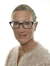 Pia Hallström (-)